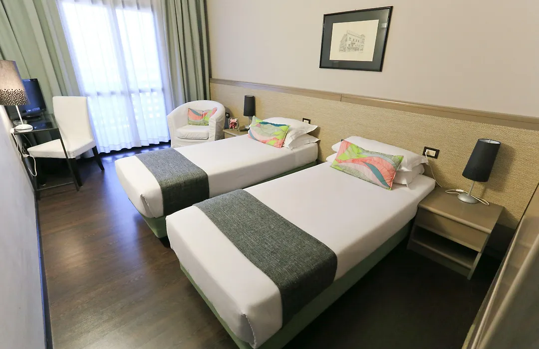 Hotel Forum-1